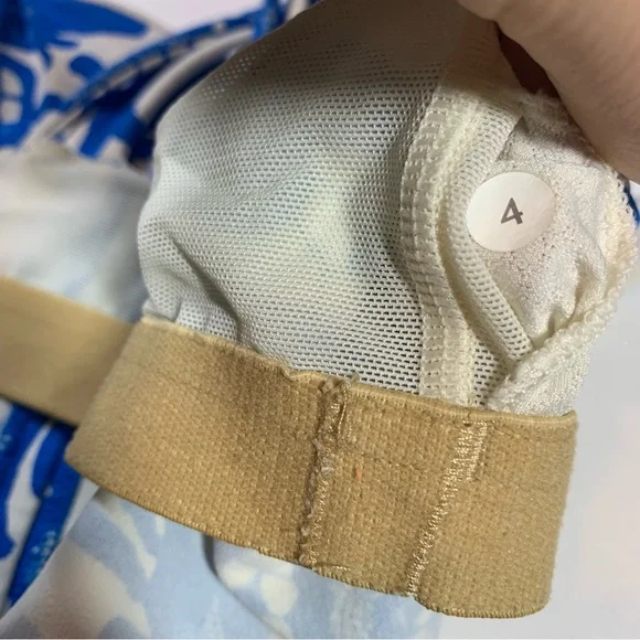 Size 4 Lululemon blue floral pattern X back active tank top - Picture 8 of 8